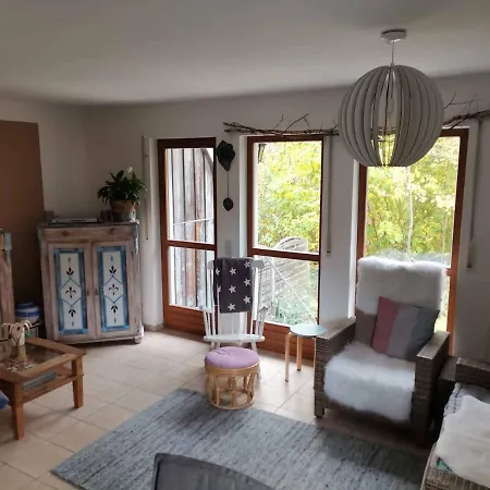 Ferienhaus Mensch & Hund 普莱因费尔德